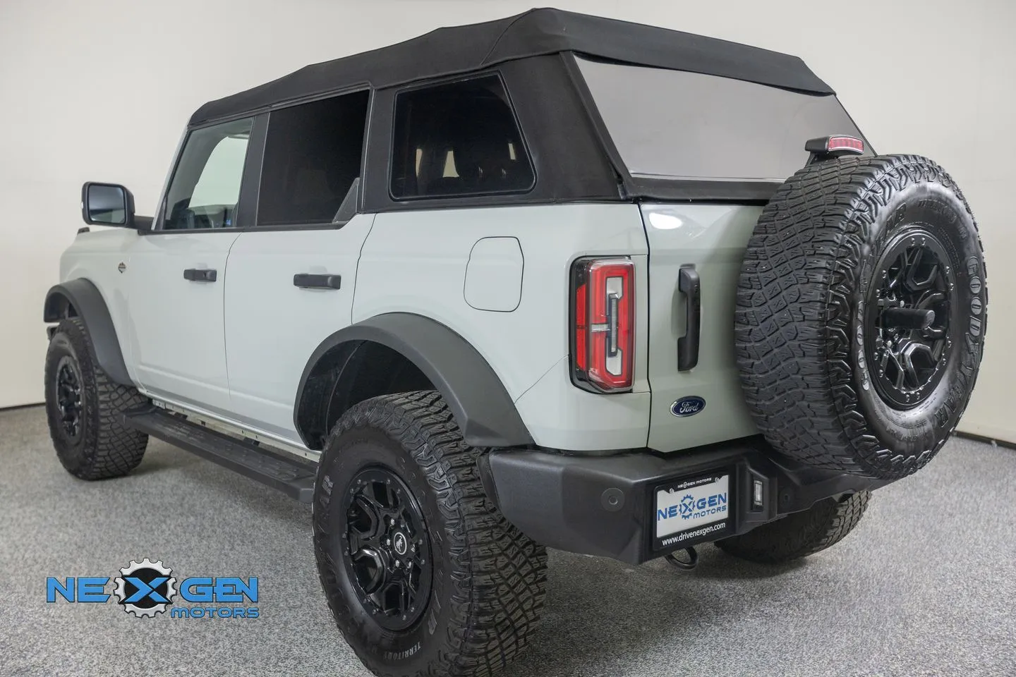 Ford Bronco photo 32