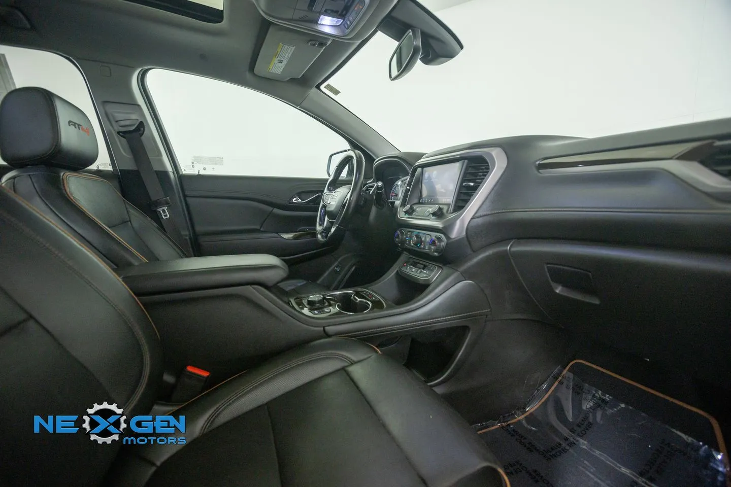 GMC Acadia photo 6