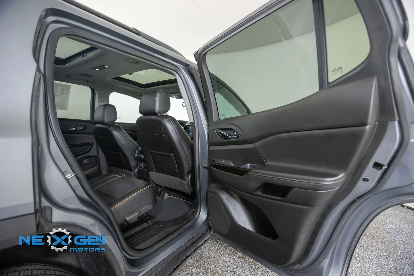 GMC Acadia photo 40