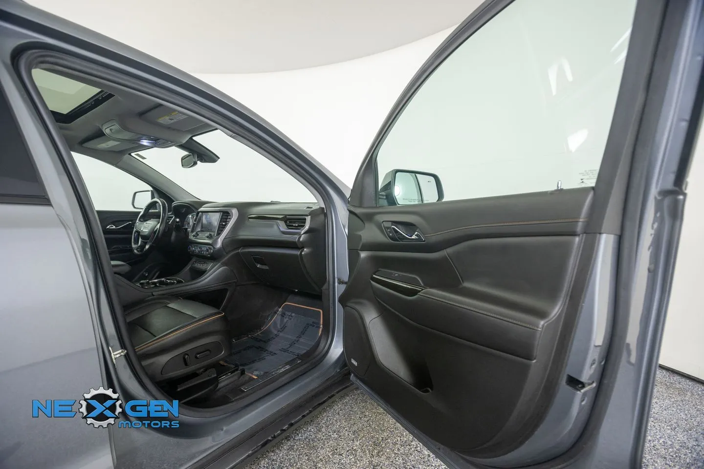 GMC Acadia photo 5