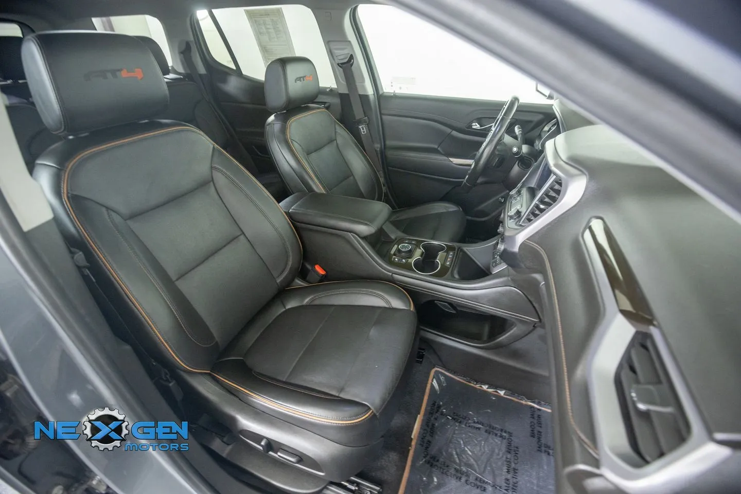 GMC Acadia photo 9