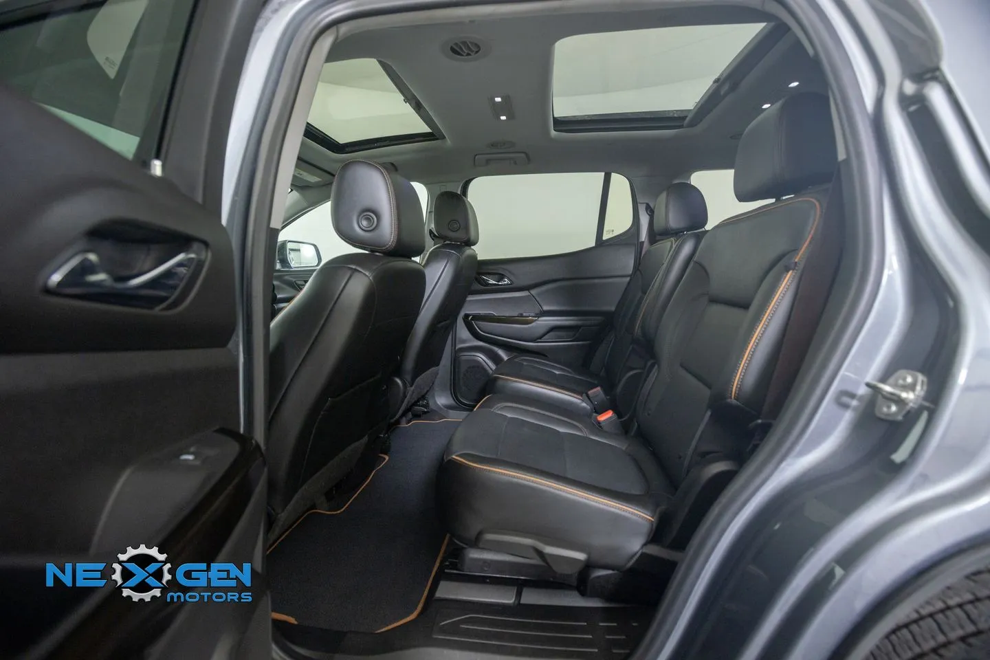 GMC Acadia photo 32