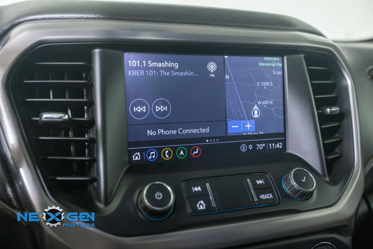 GMC Acadia photo 20