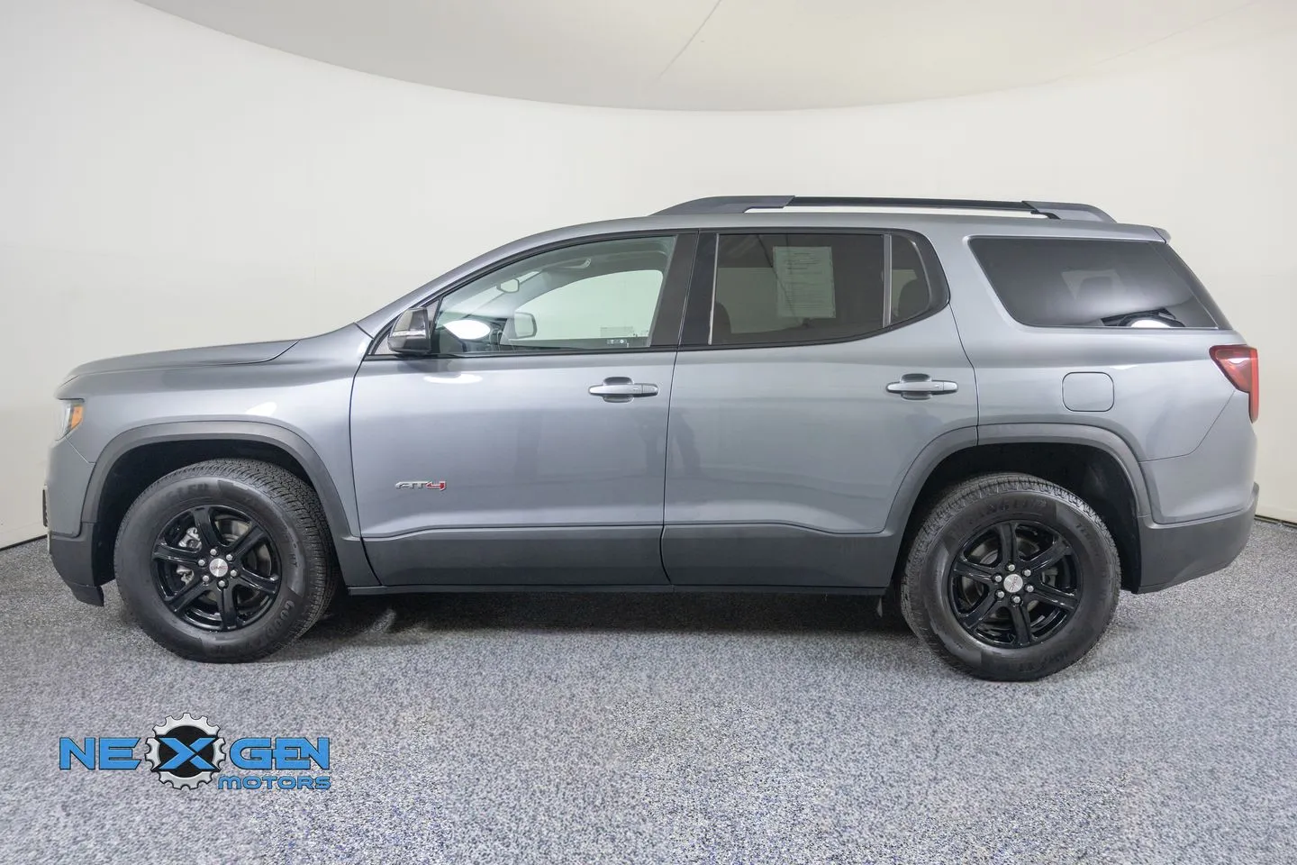 GMC Acadia photo 28