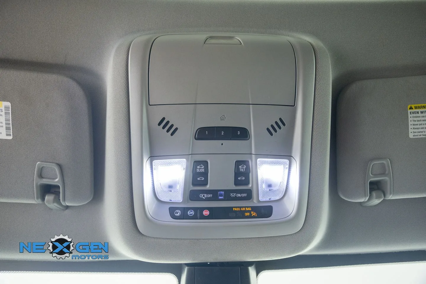GMC Acadia photo 26