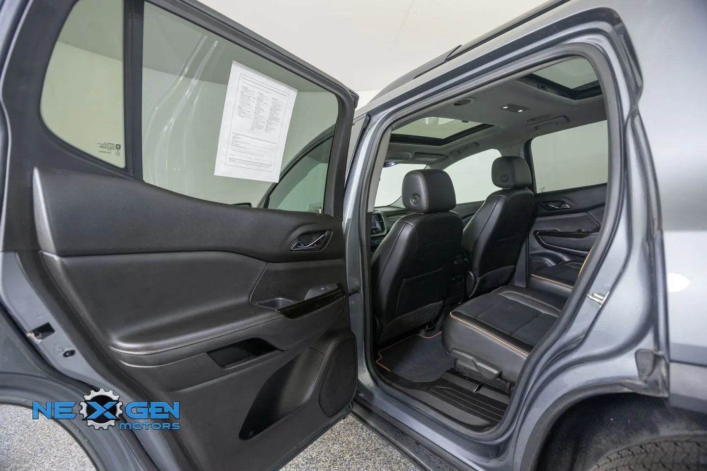 GMC Acadia photo 30