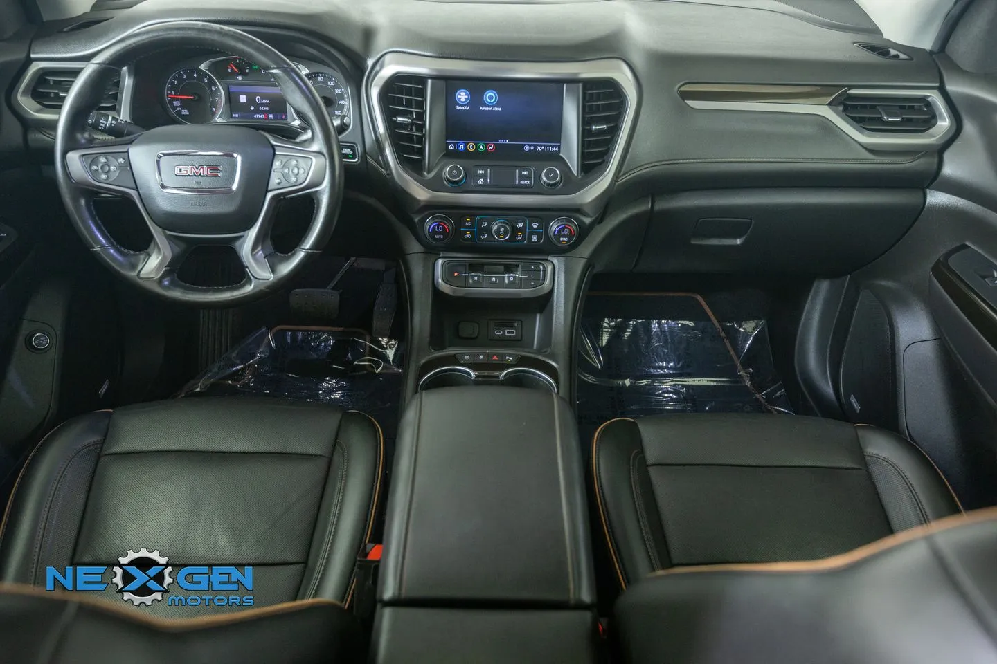 GMC Acadia photo 3