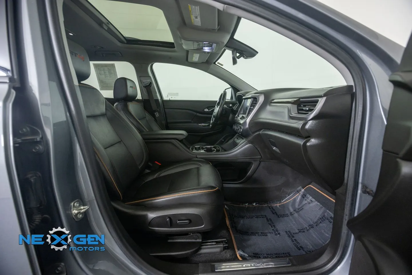 GMC Acadia photo 7