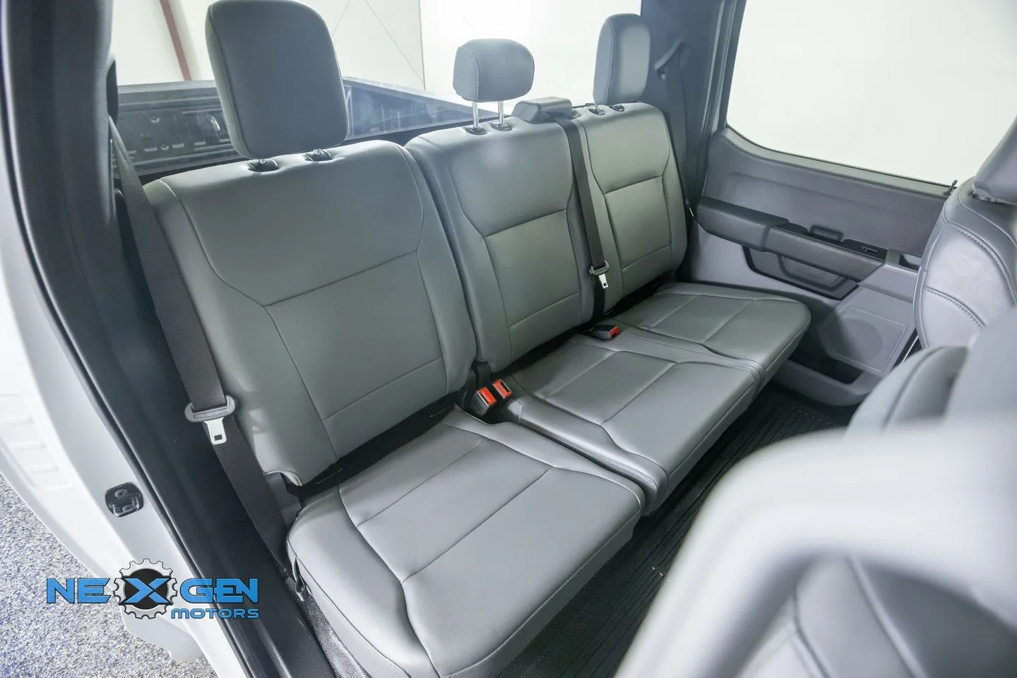 Ford F-250SD photo 43