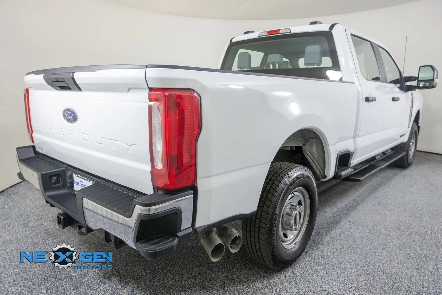 Ford F-250SD photo 36