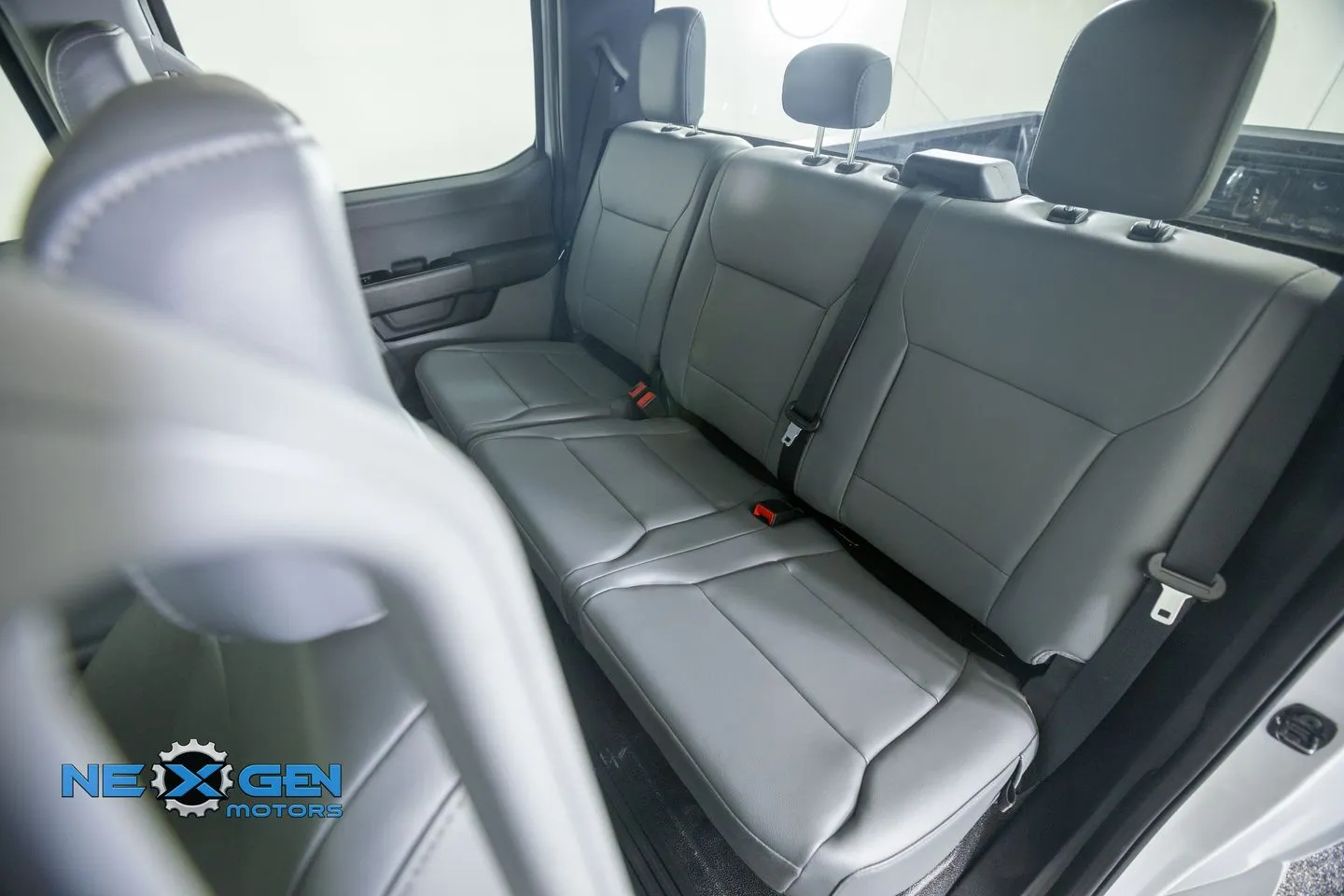 Ford F-250SD photo 33
