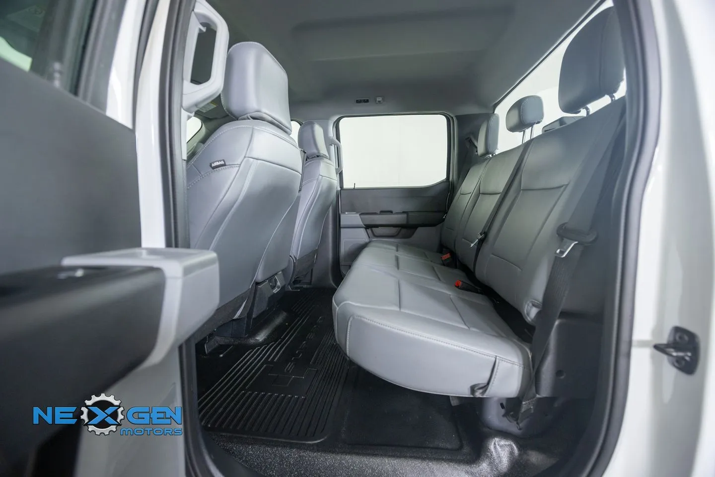 Ford F-250SD photo 31