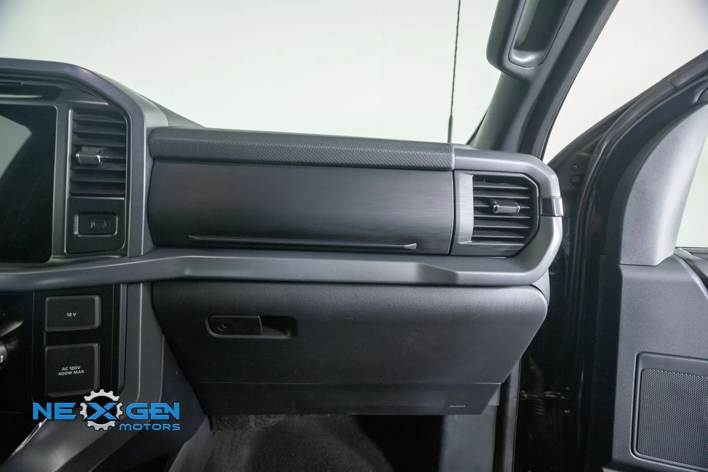 Ford F-150 photo 8