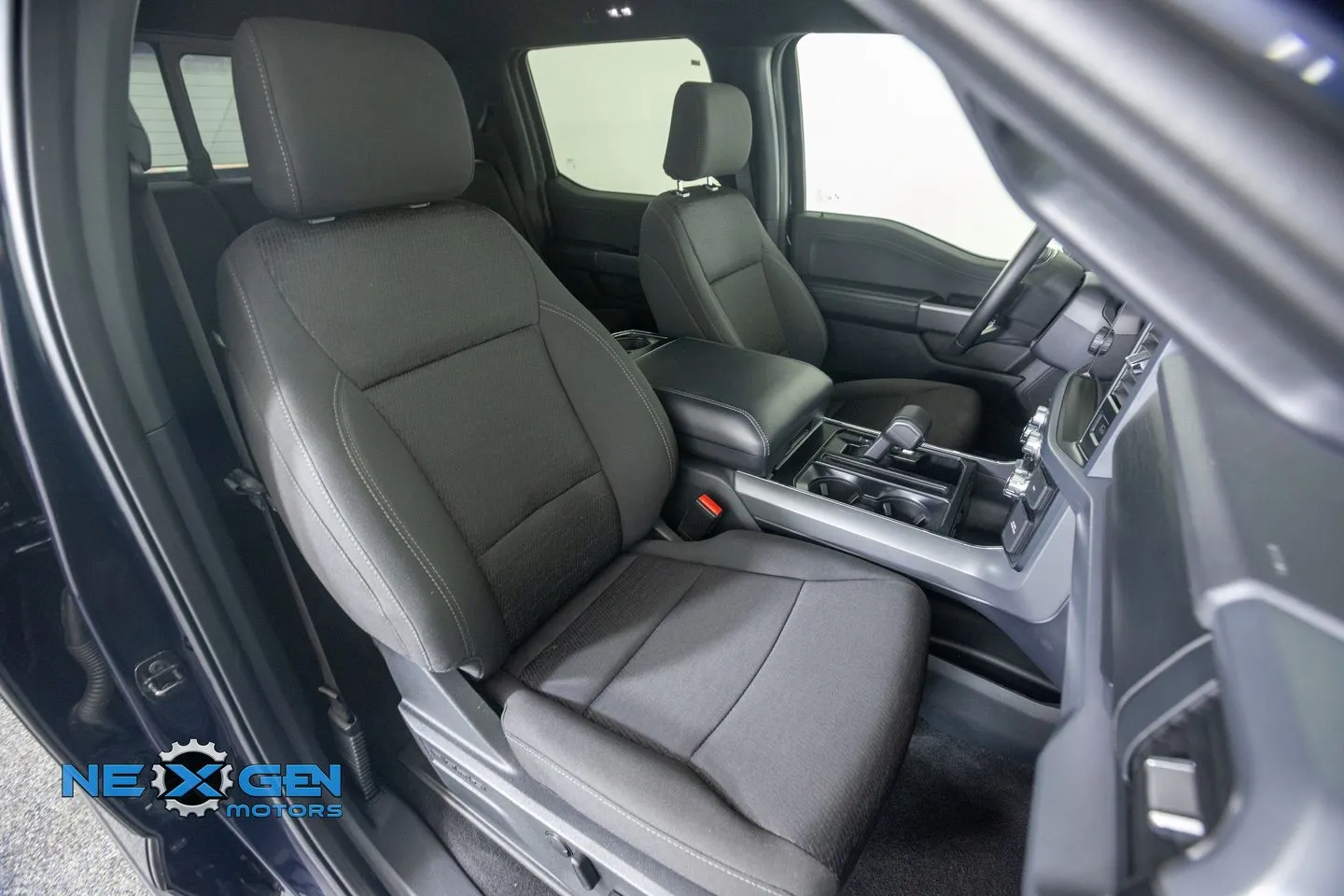 Ford F-150 photo 9