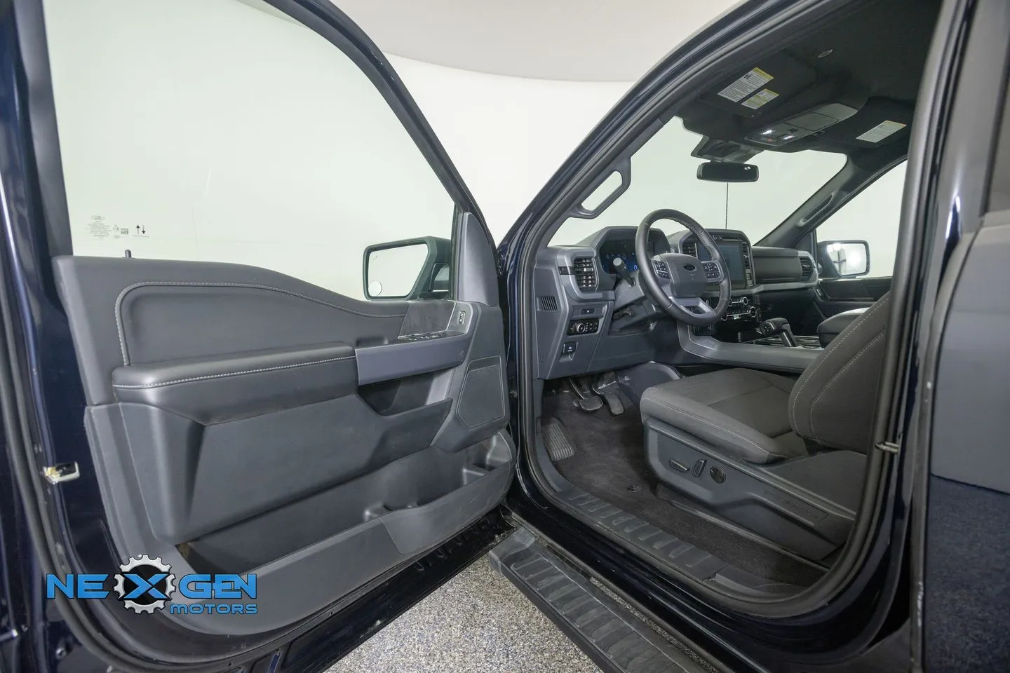 Ford F-150 photo 11
