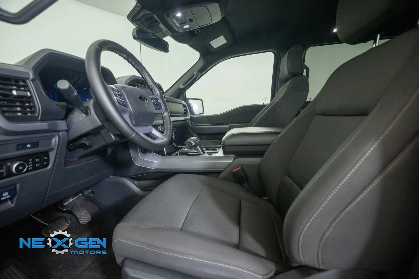 Ford F-150 photo 12