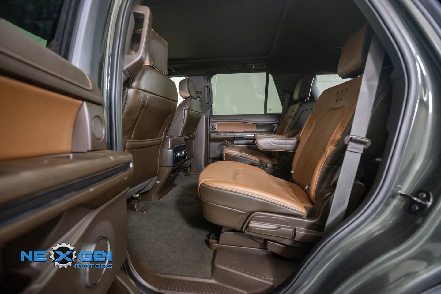Ford Expedition photo 30