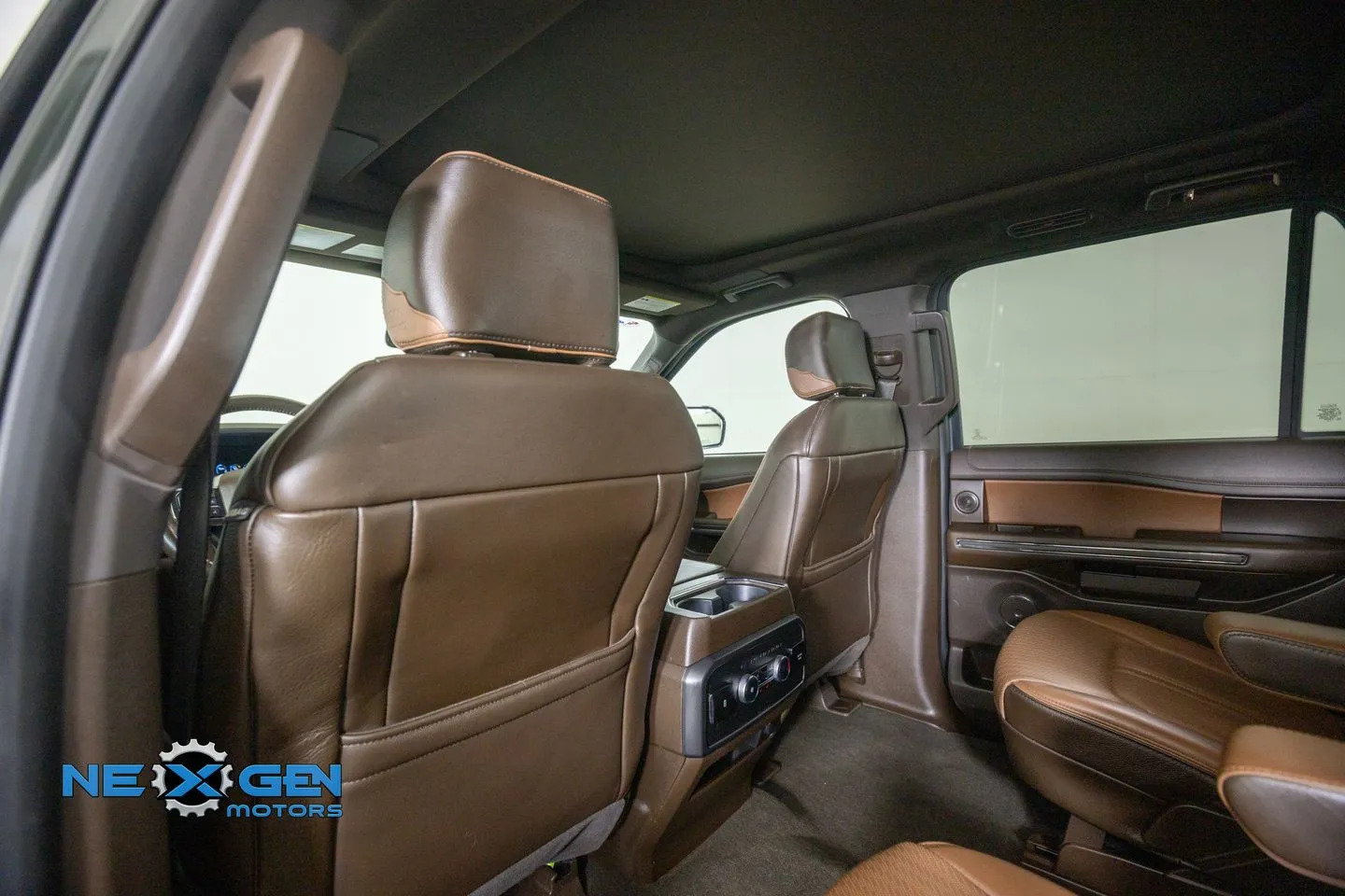 Ford Expedition photo 29