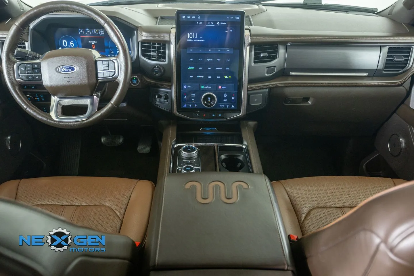 Ford Expedition photo 3
