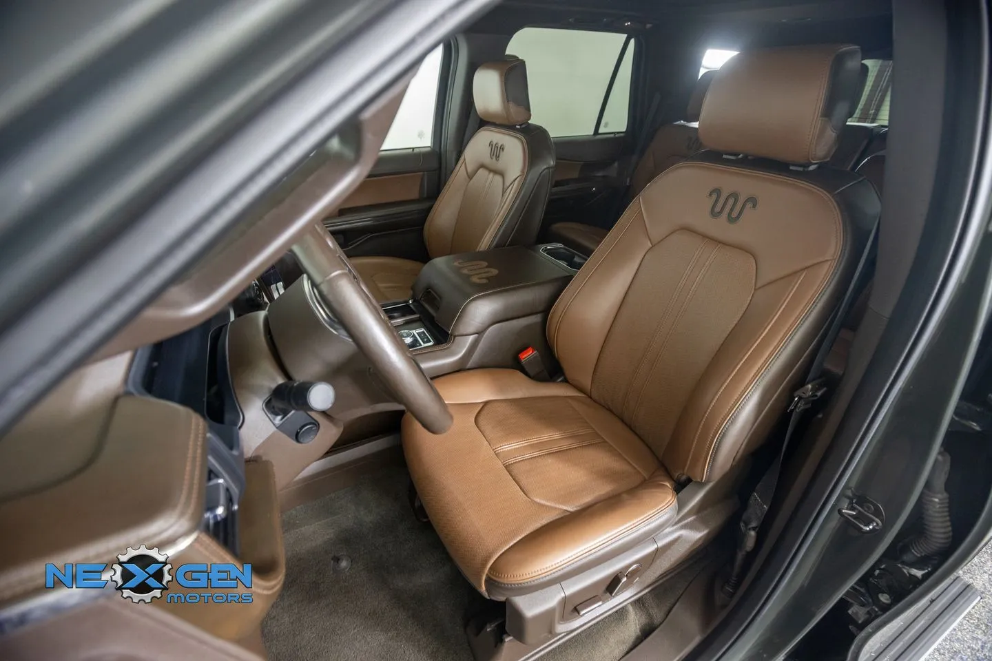 Ford Expedition photo 25