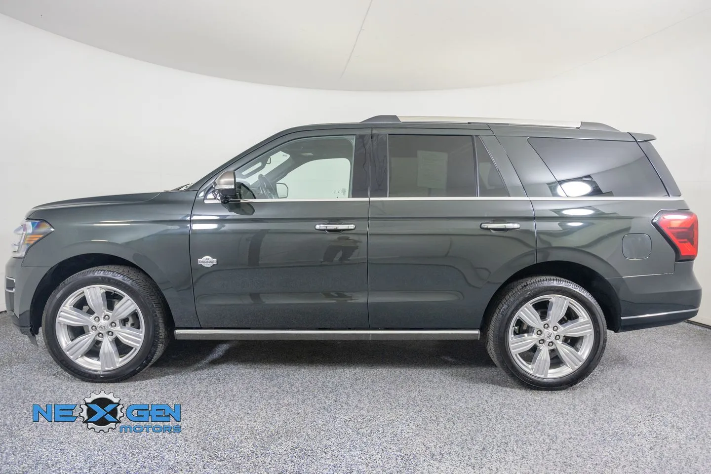 Ford Expedition photo 26