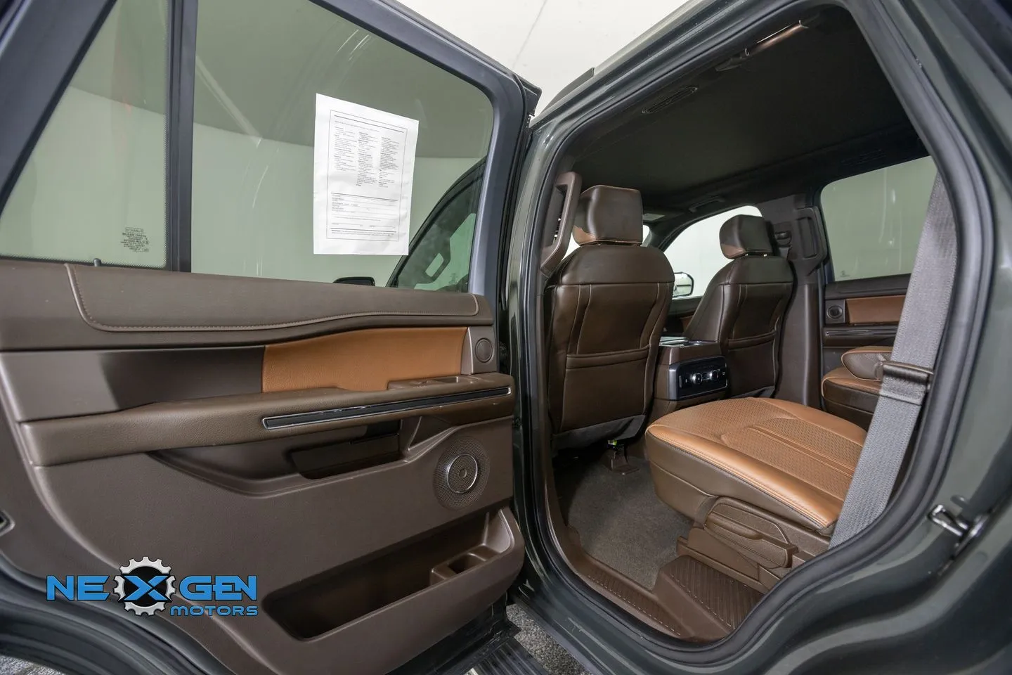Ford Expedition photo 28