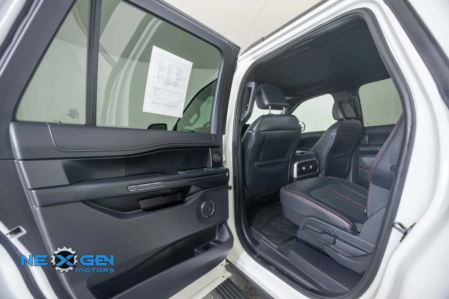 Ford Expedition MAX photo 29