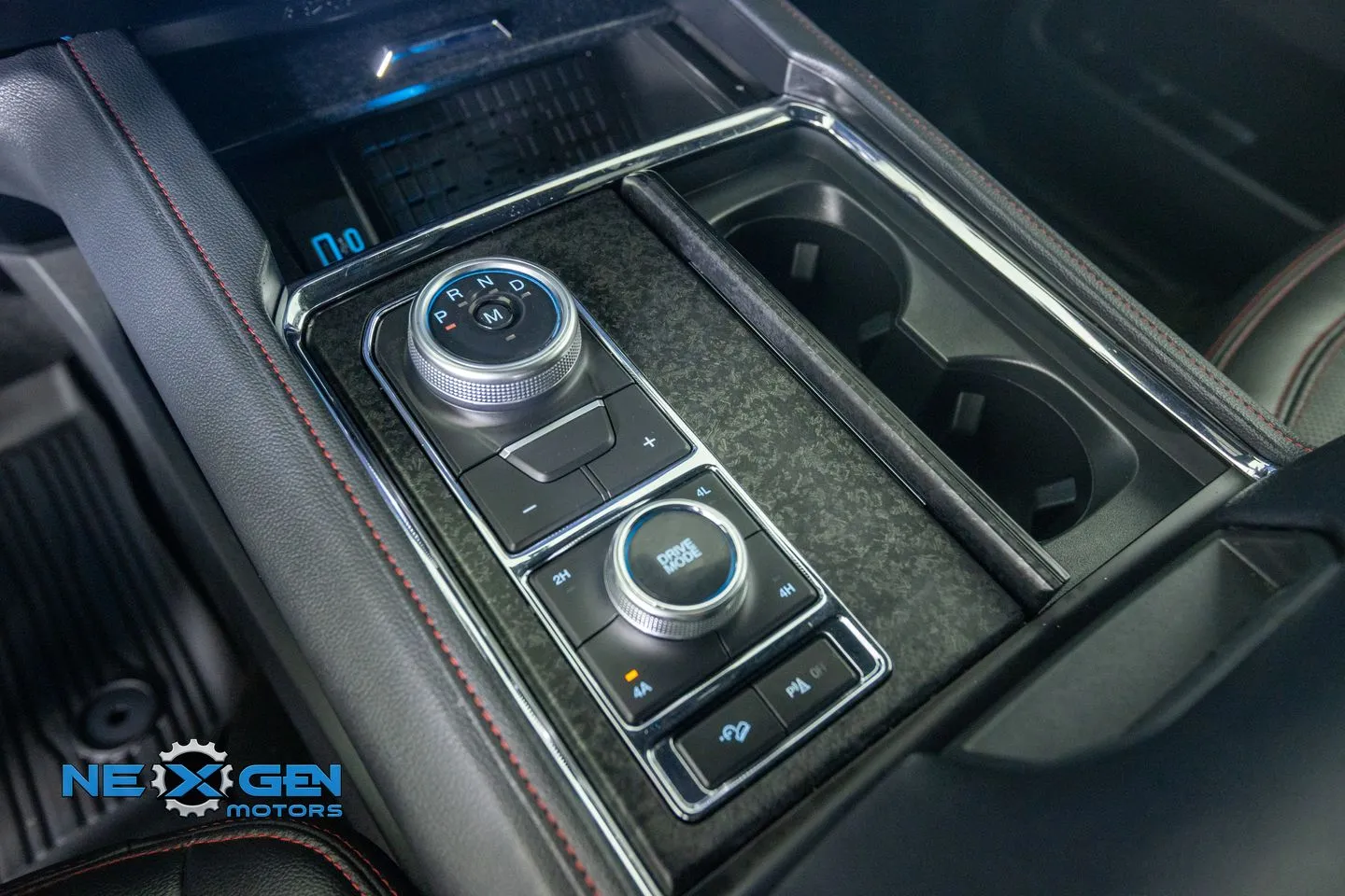 Ford Expedition MAX photo 24
