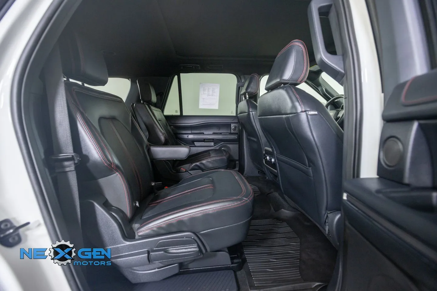 Ford Expedition MAX photo 42