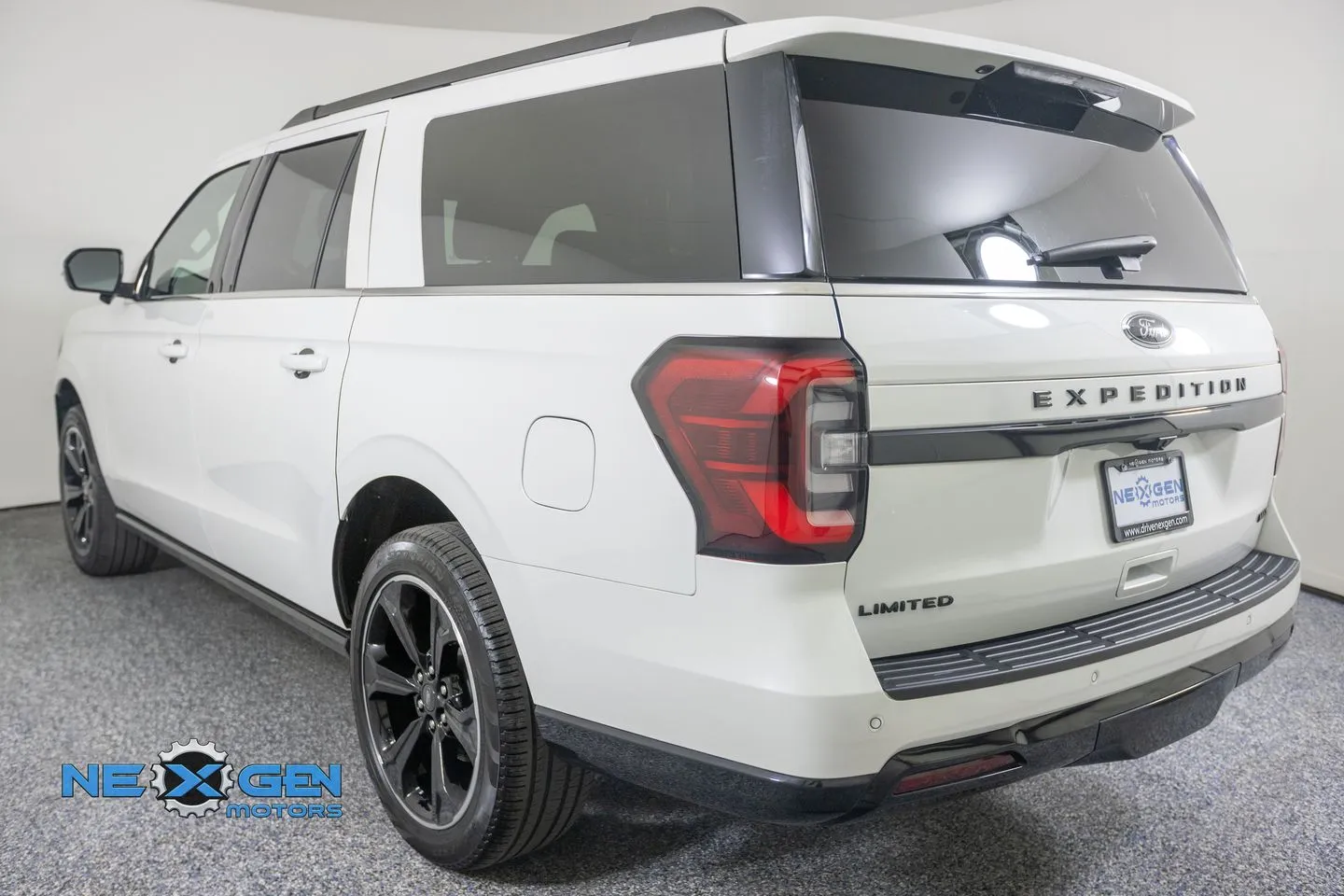 Ford Expedition MAX photo 28