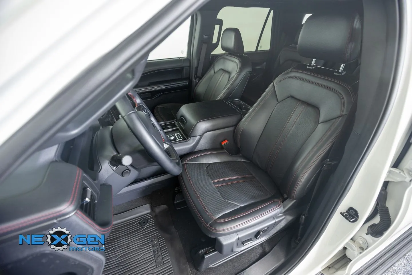 Ford Expedition MAX photo 26