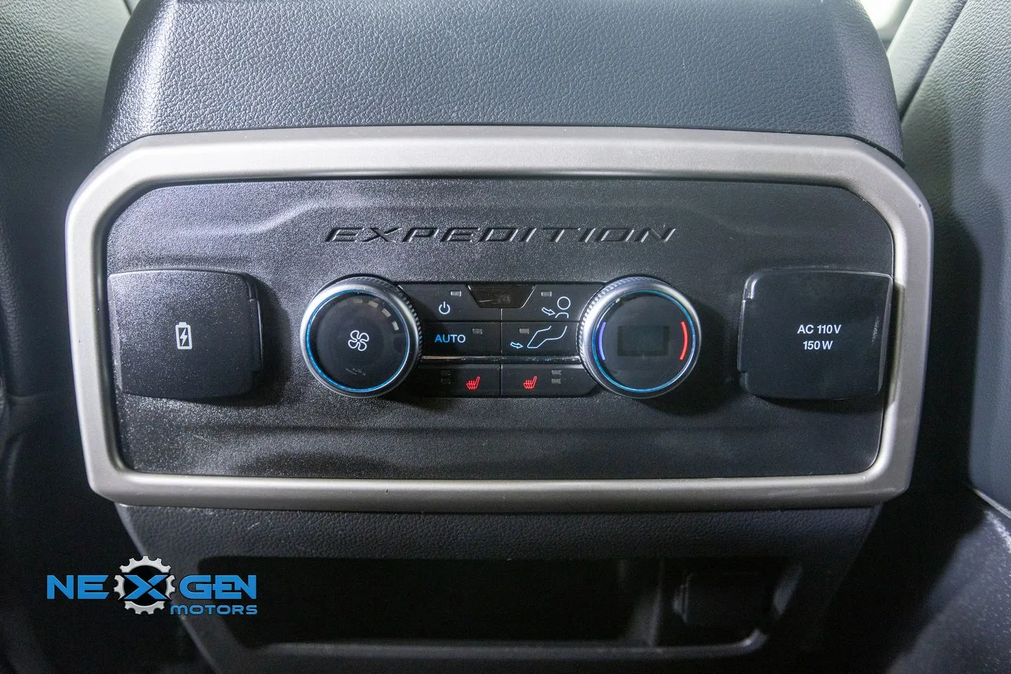 Ford Expedition MAX photo 34