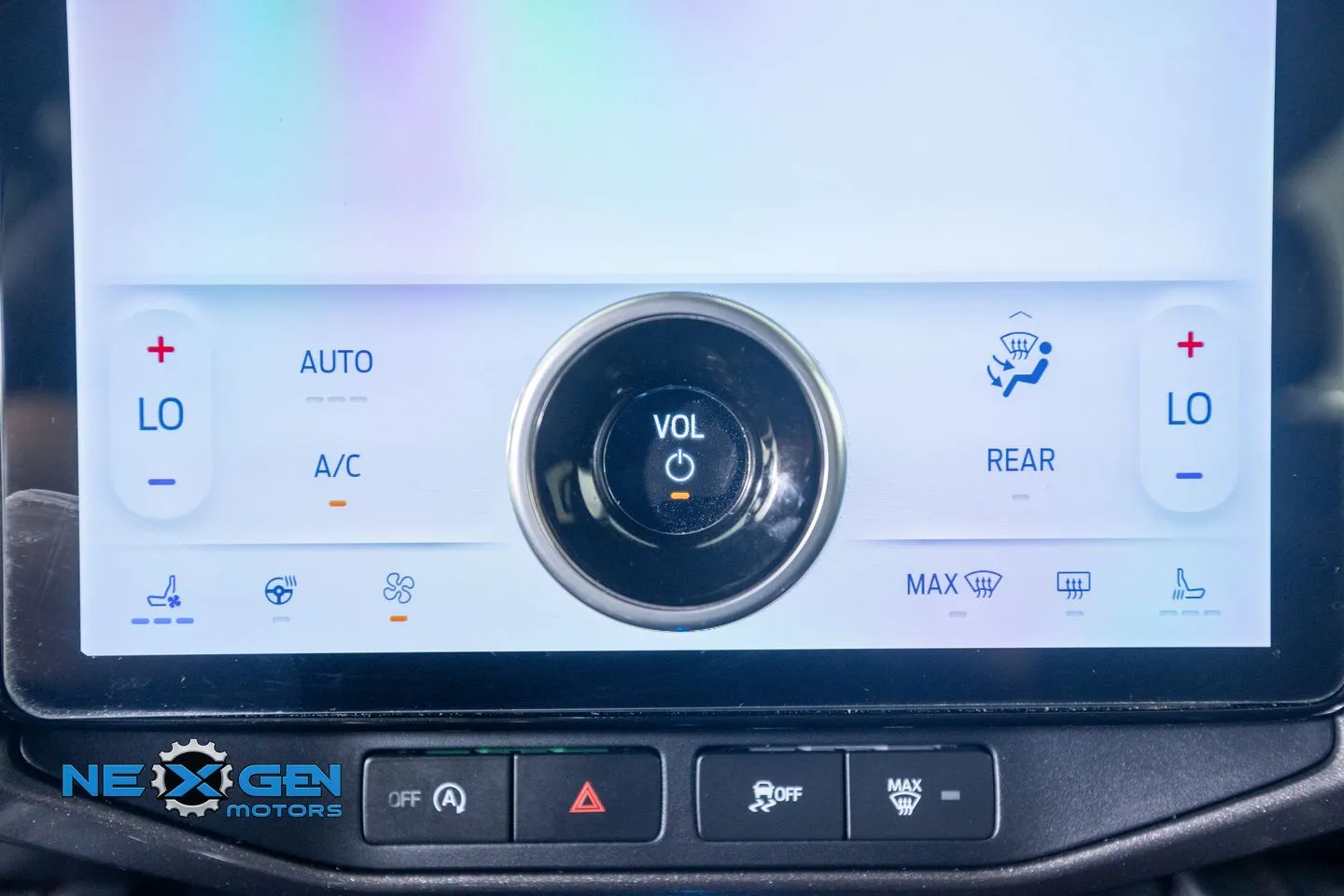 Ford Expedition MAX photo 22