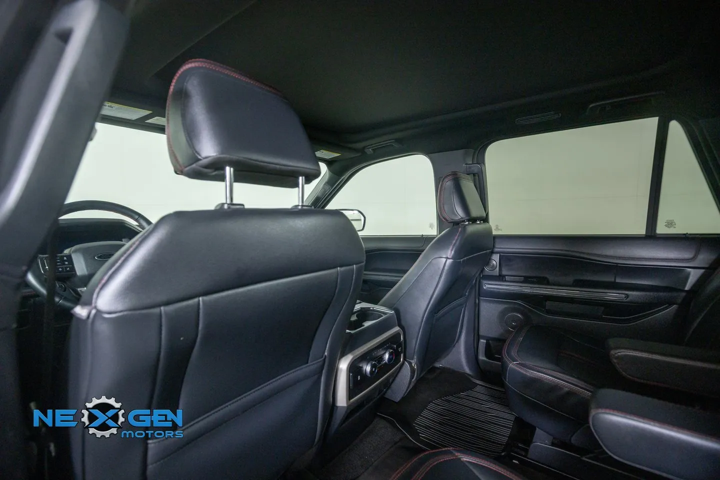 Ford Expedition MAX photo 30