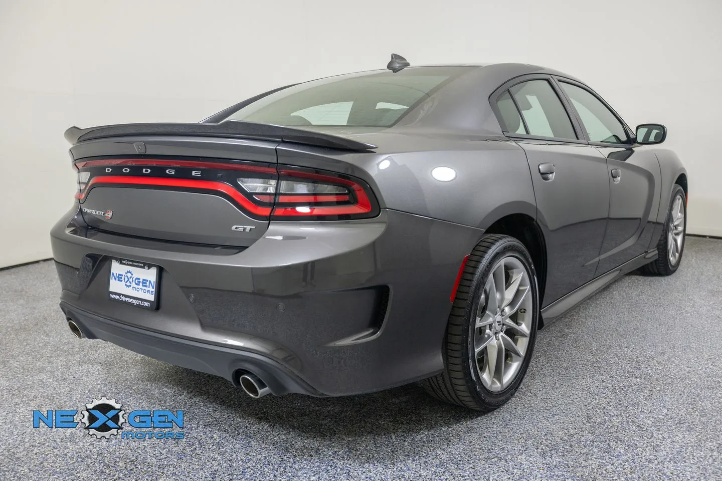 Dodge Charger photo 8