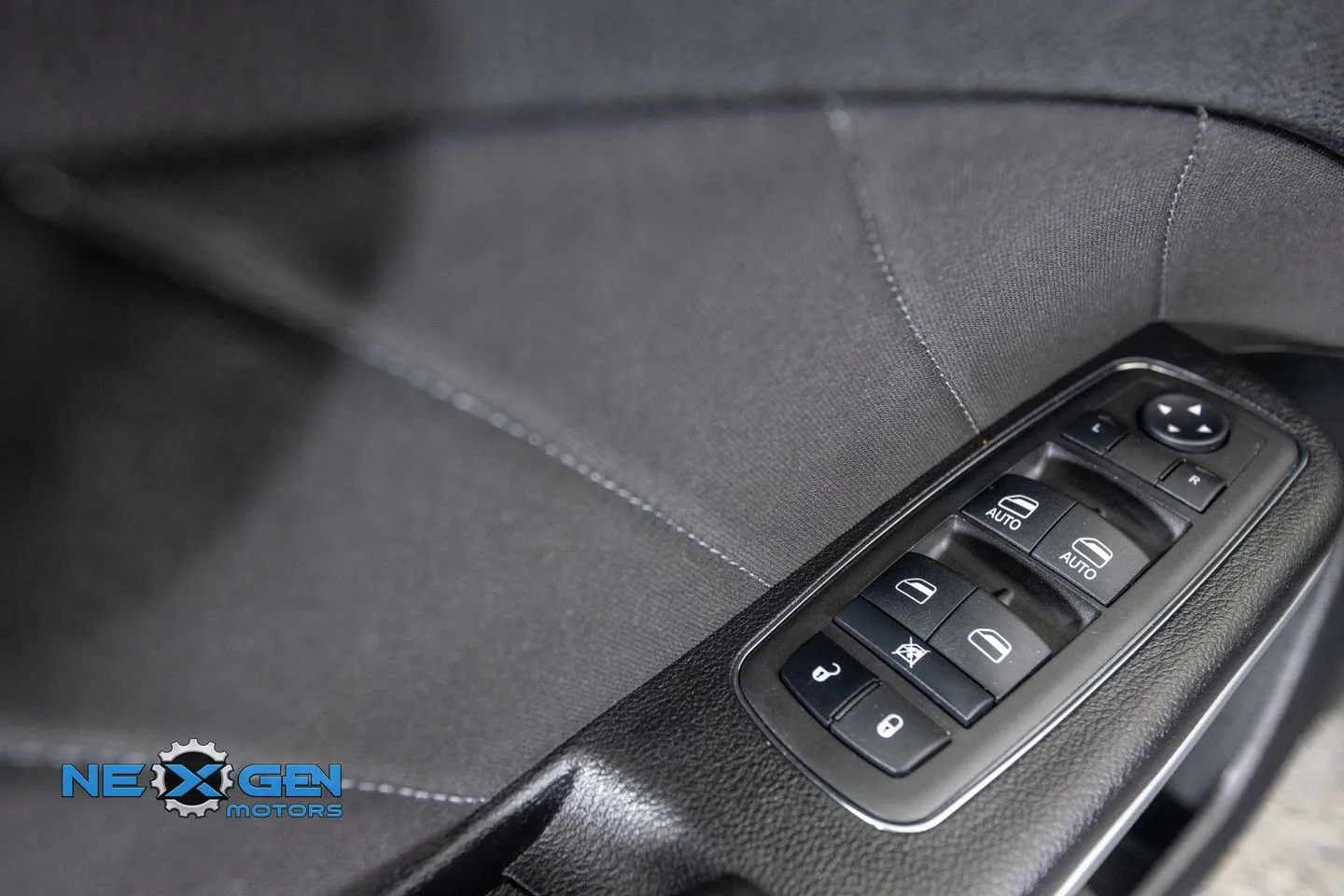 Dodge Charger photo 13