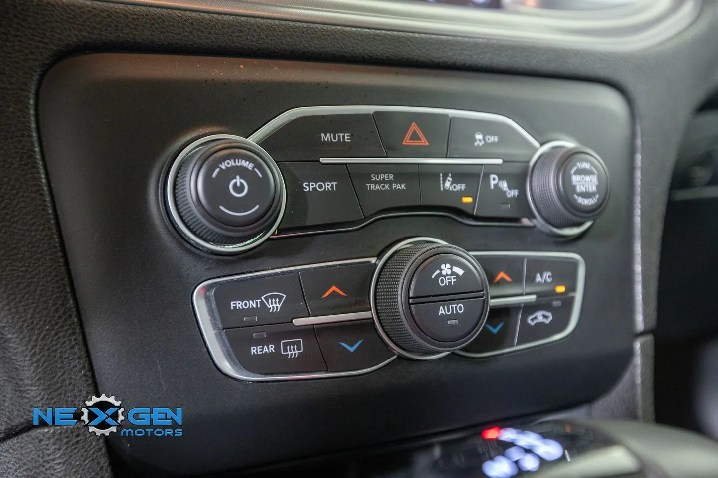 Dodge Charger photo 23