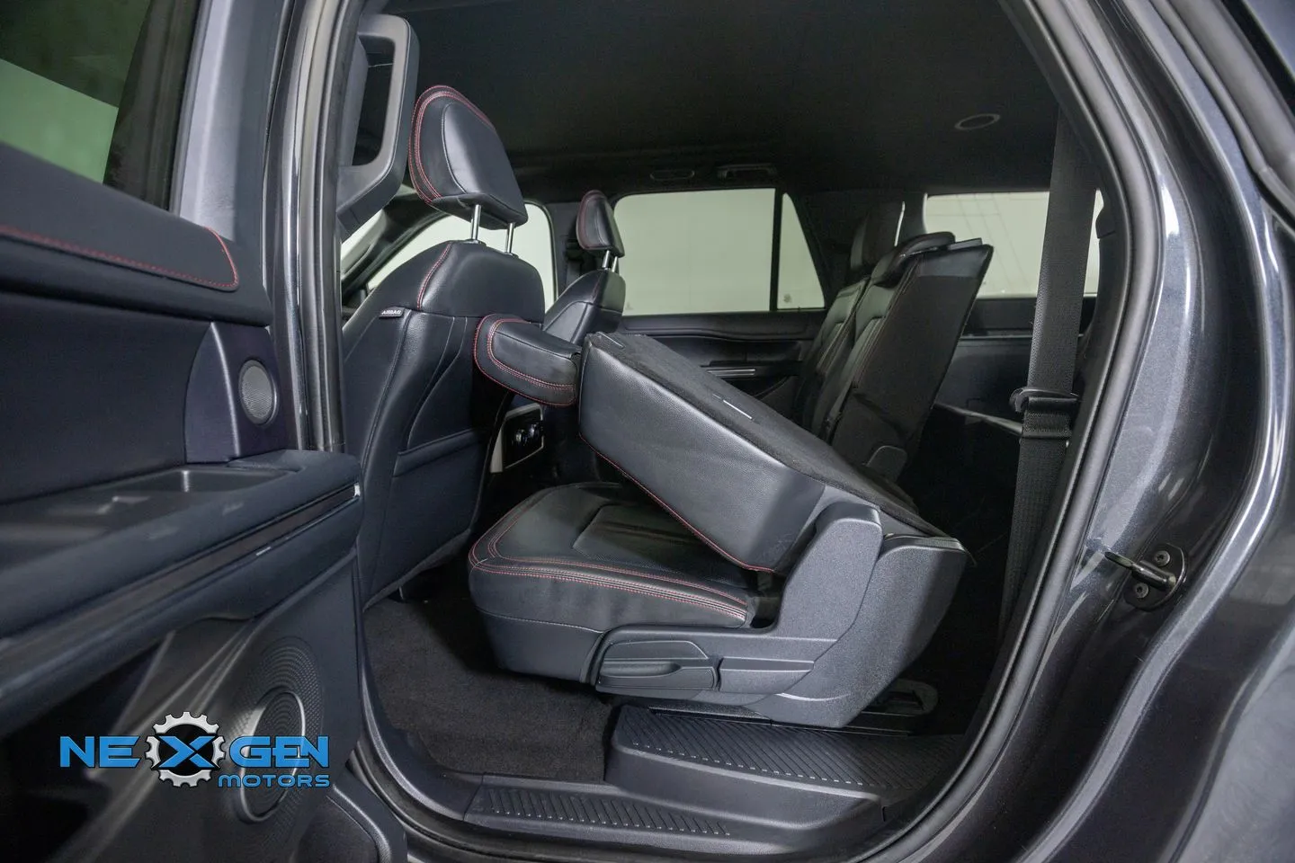 Ford Expedition MAX photo 31