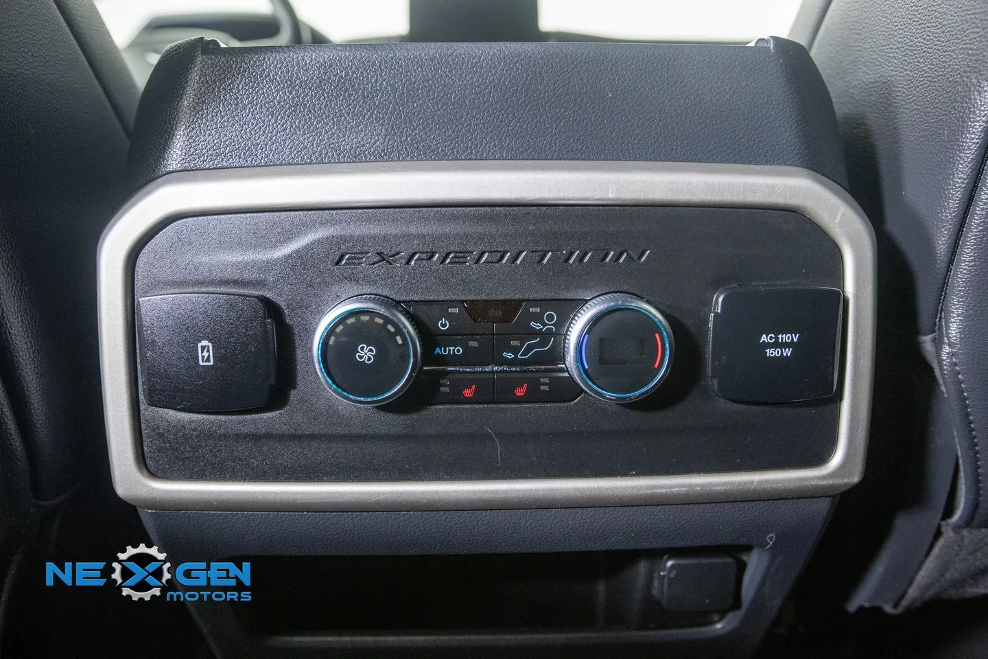 Ford Expedition MAX photo 33