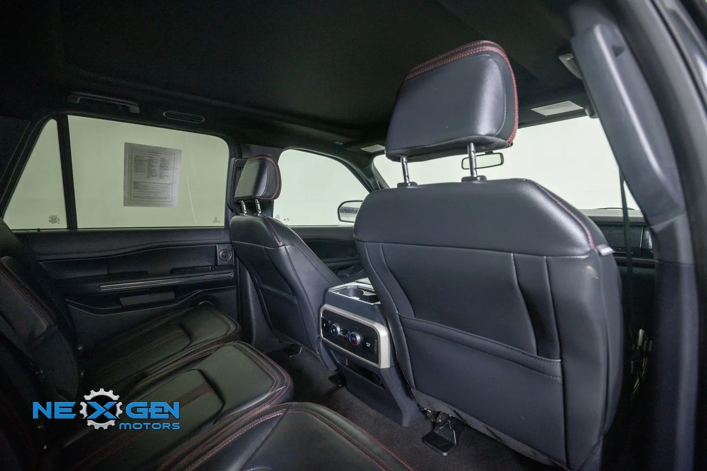 Ford Expedition MAX photo 40