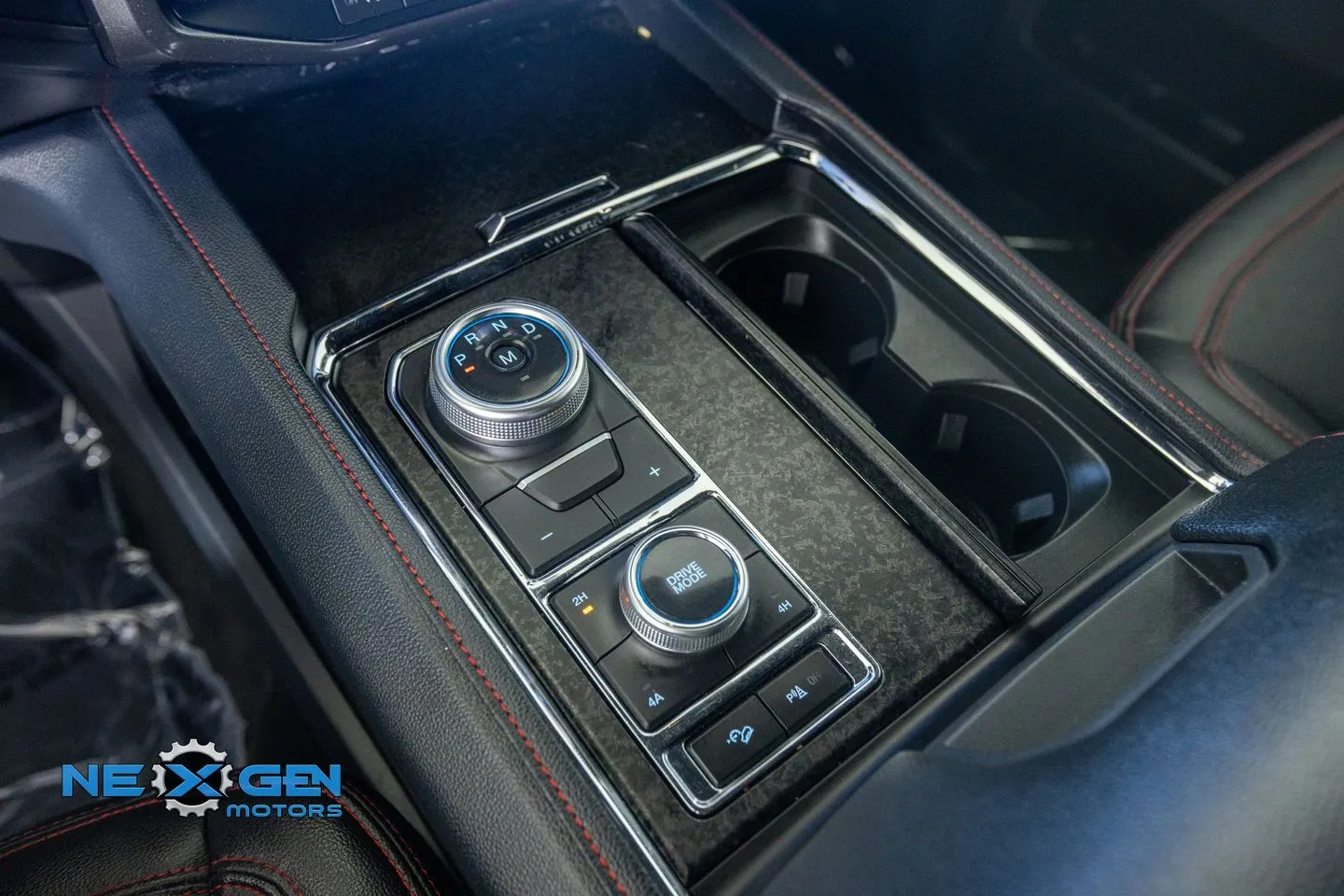 Ford Expedition MAX photo 23