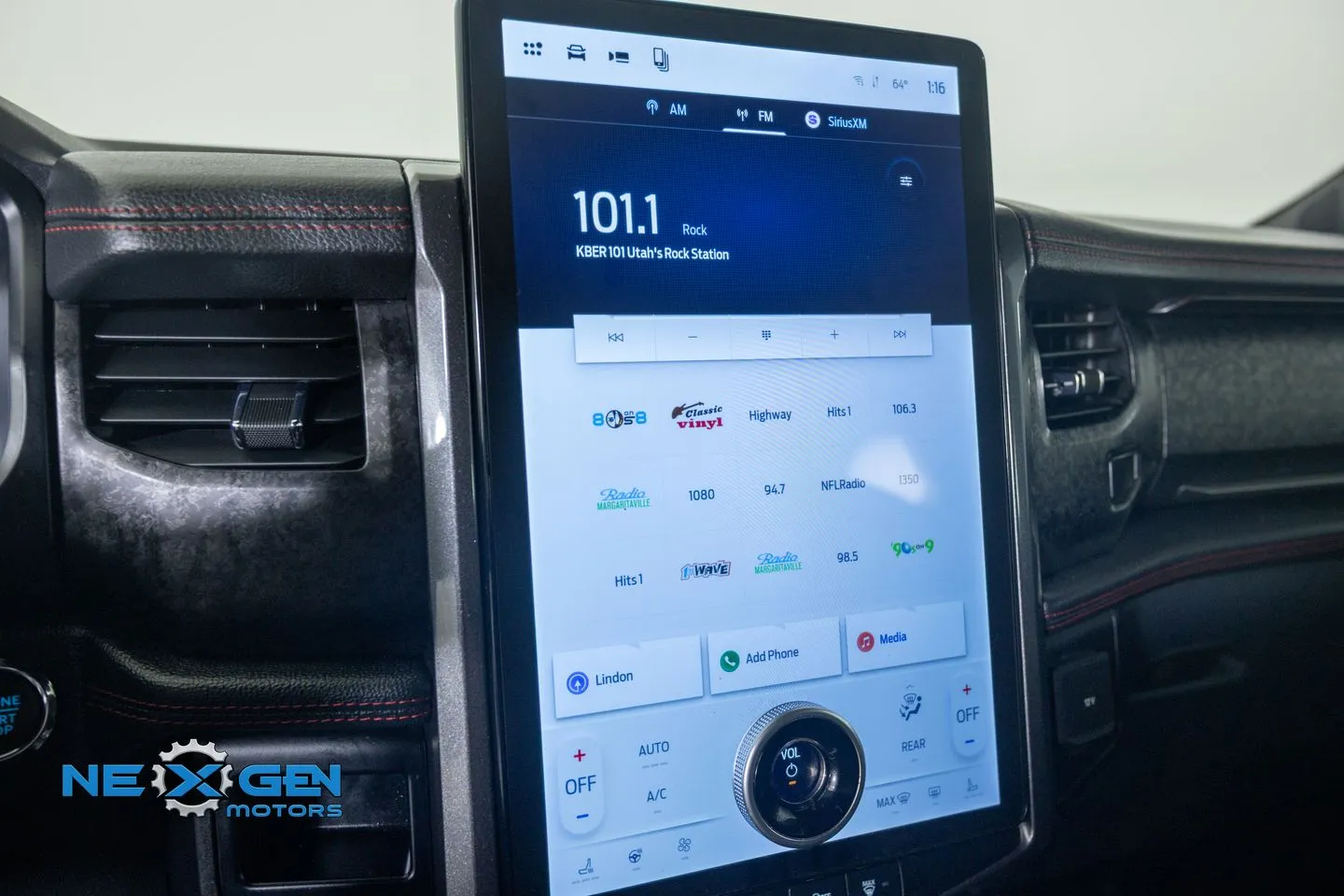 Ford Expedition MAX photo 19