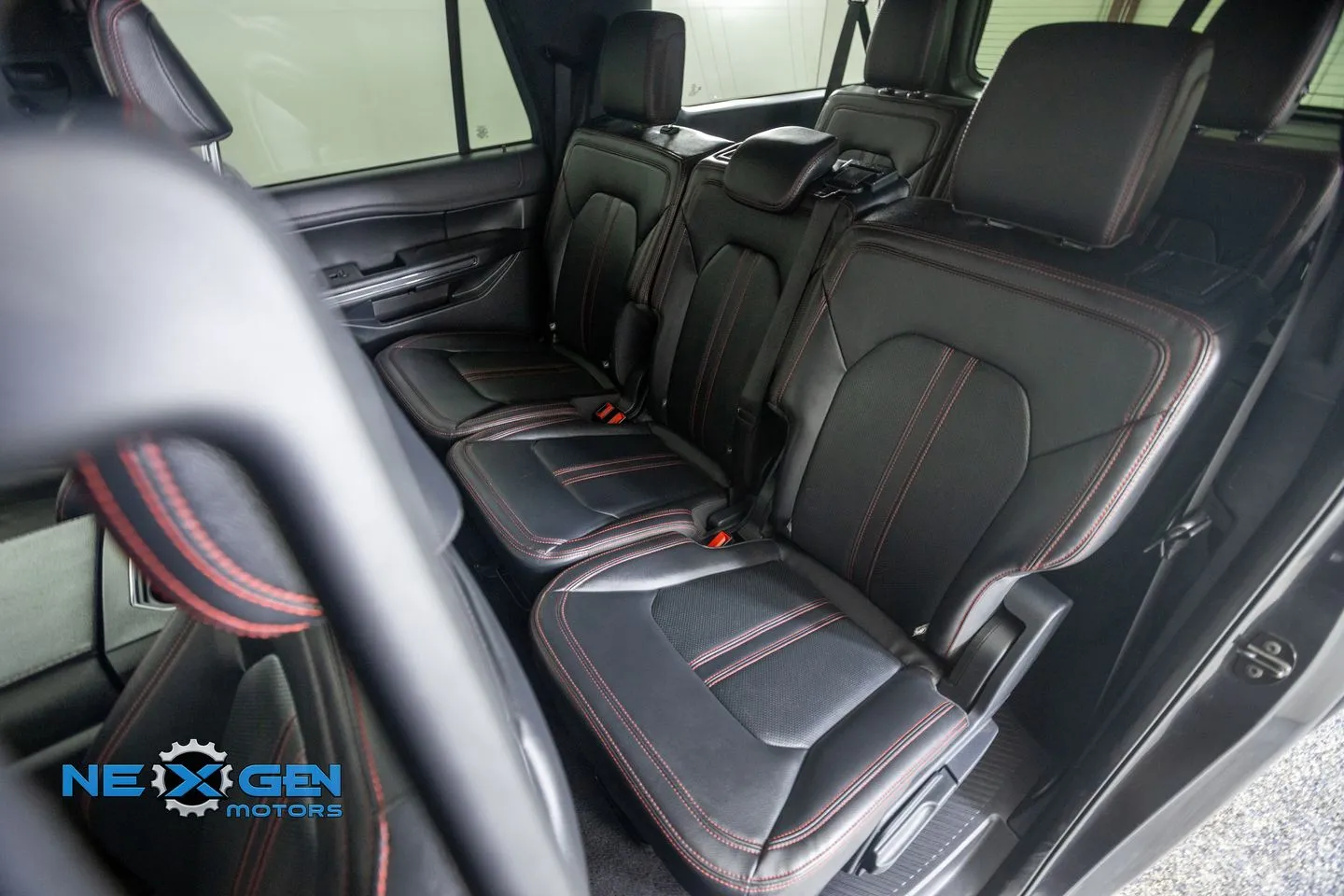 Ford Expedition MAX photo 34