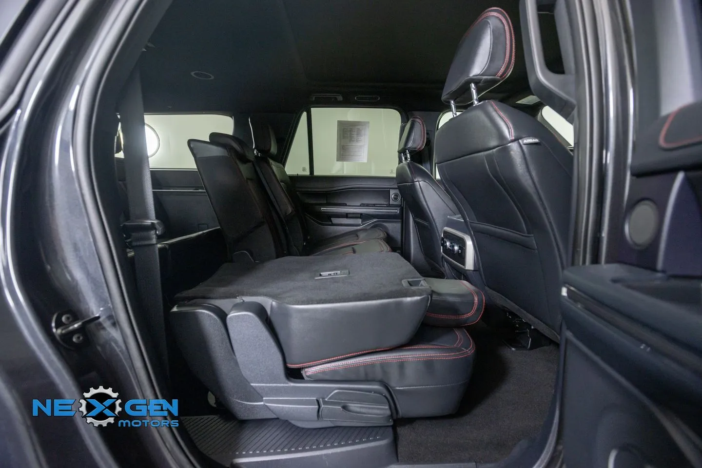 Ford Expedition MAX photo 42