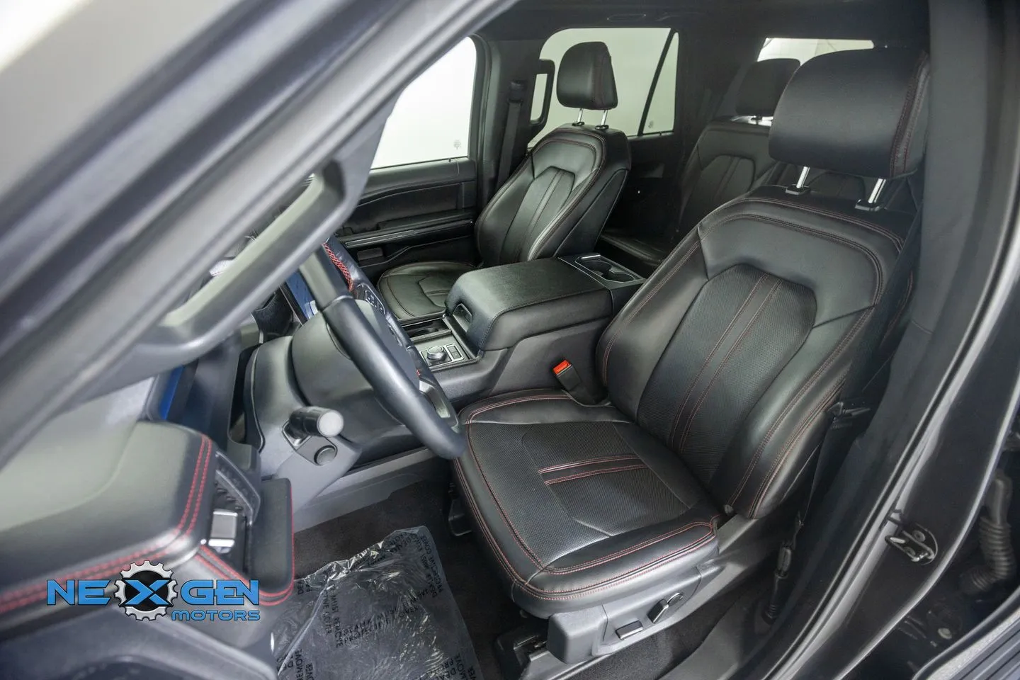 Ford Expedition MAX photo 25