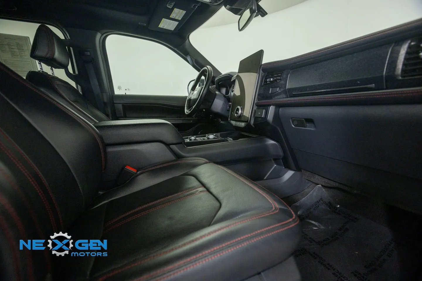 Ford Expedition MAX photo 6