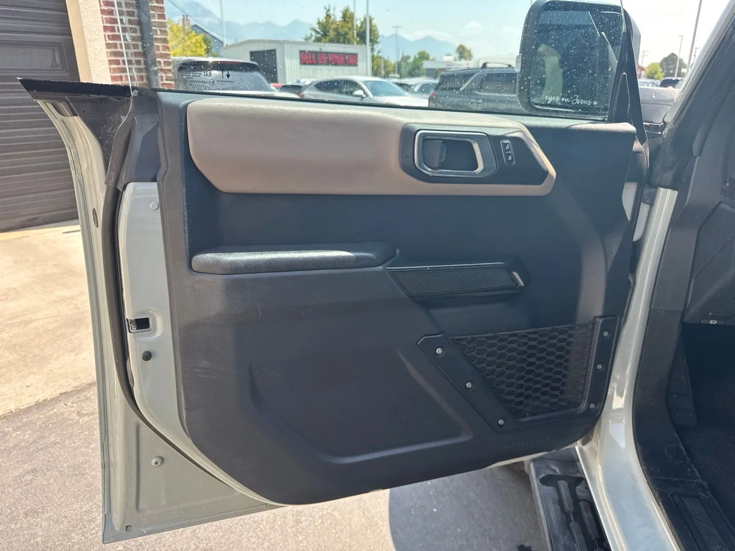 Ford Bronco photo 19