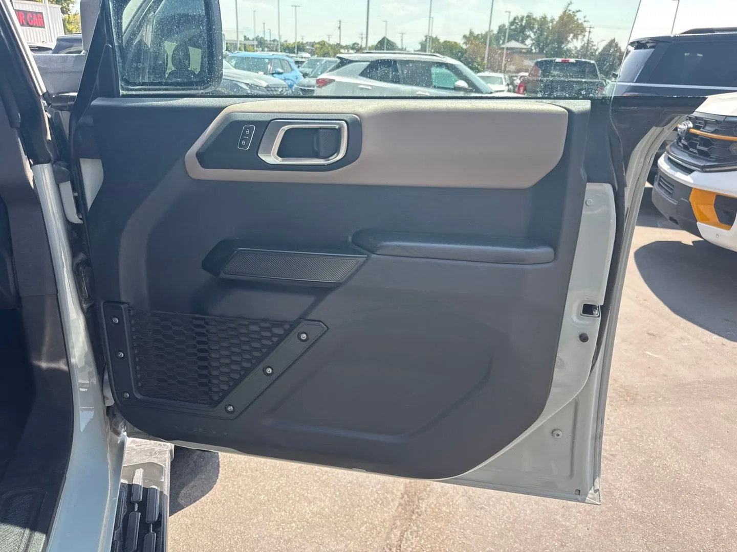 Ford Bronco photo 11