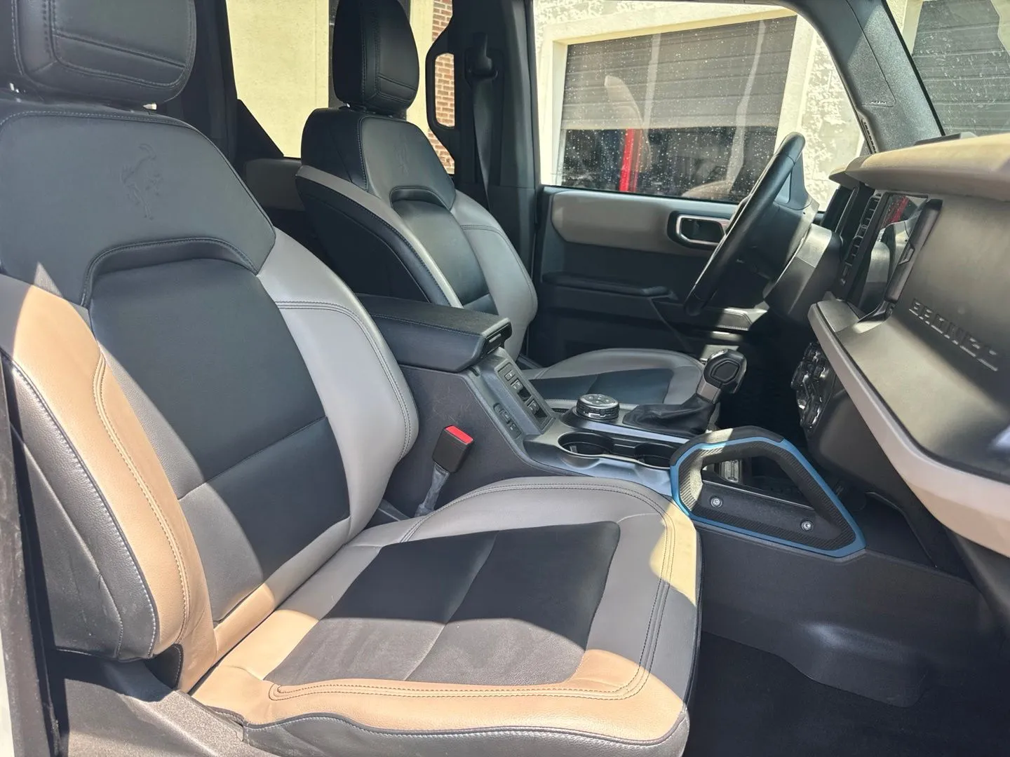Ford Bronco photo 10
