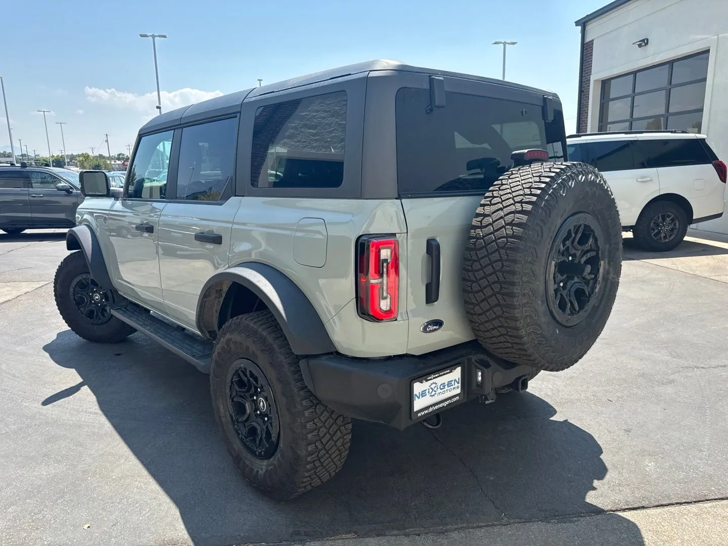 Ford Bronco photo 6